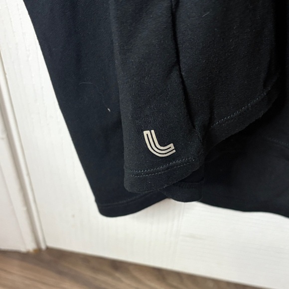 Lole Elegant Black Short Sleeve Tee - Picture 4 of 4